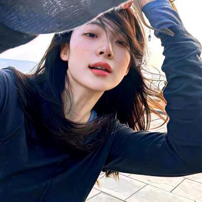 八个女人一台戏海报